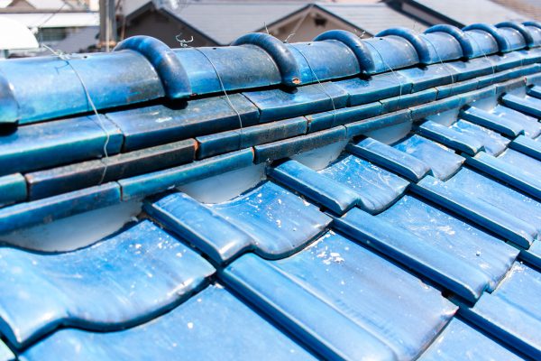 神戸市で瓦屋根漆喰工事と屋根・門扉塗装の施工後写真